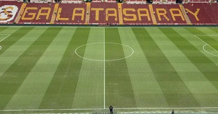 Galatasaray da stadyum zeminini yeniliyor! Hedef maç belli oldu