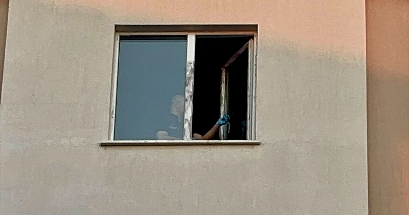 Aksaray da 5 inci kattan düşen 18 yaşındaki genç kız hayatını kaybetti