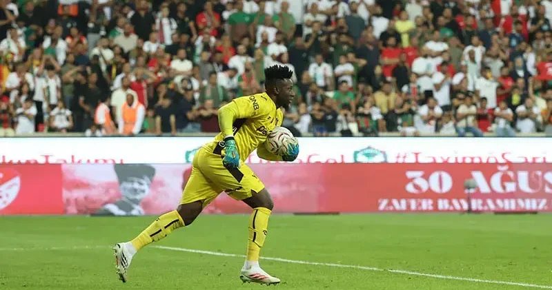 Onana hem kurtarıyor hem oyun kuruyor