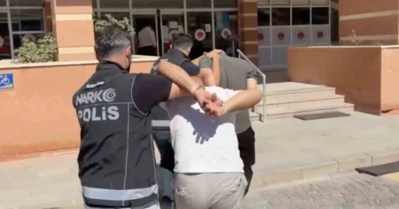 Kastamonu polisi otomobildeki fotoğraf makinesinden uyuşturucu çıkardı: 2 kişi gözaltında