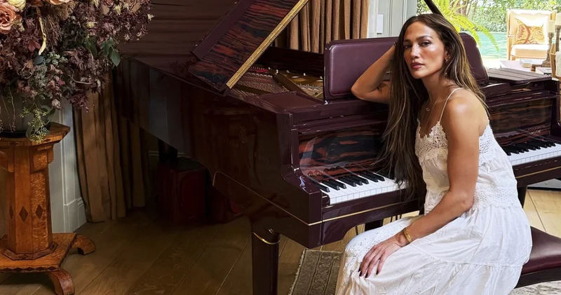 Jennifer Lopez 18 milyon dolarlık evinin kapılarını açtı