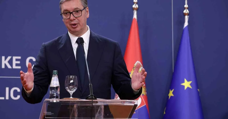 Vucic, 27 Eylül de istifa edip 25 Ekim seçimi için kampanyaya katılacak