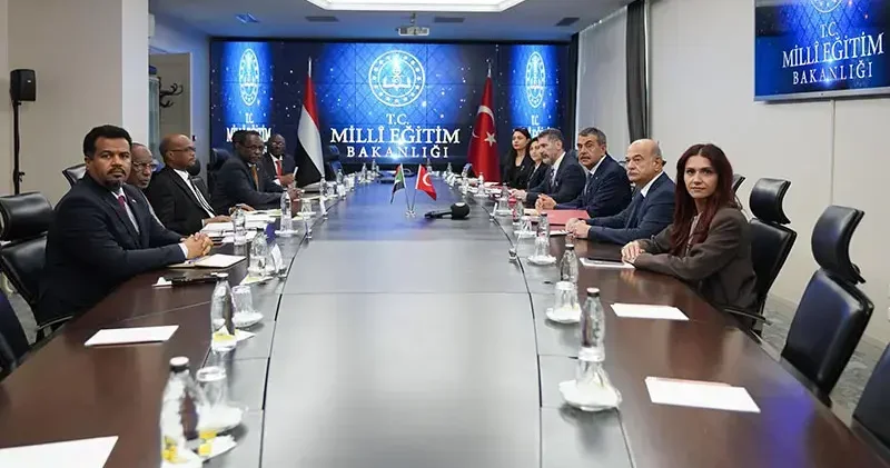 Bakan Tekin, Sudan Eğitim Bakanı Hajar ile bir araya geldi