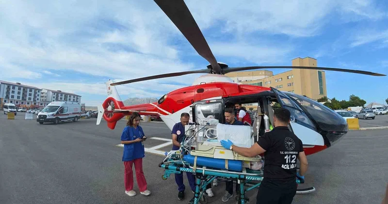 Bitlis te 1 günlük bebek, kalp rahatsızlığı nedeniyle helikopterle Van a sevk edildi