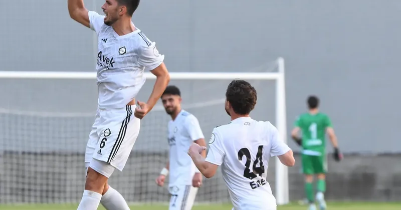 G.Saray ve Trabzonspor da da oynamıştı! 38 yaşındaki milli futbolcu kramponlarını astı