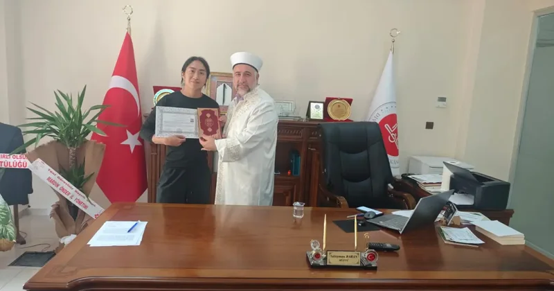 Mardin e gezmeye geldi! Güney Koreli turist Müslüman oldu