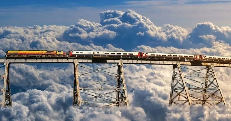 Bulutların arasından geçiyor: Bu tren 4 bin 220 metreye çıkıyor Sözcü Gazetesi