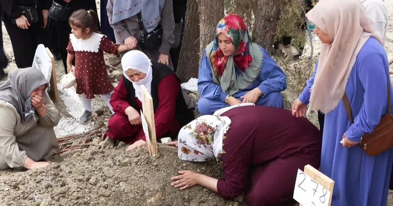 Otobüs faciasında hayatını kaybeden 12 yaşındaki Yüsra Seraç, Kilyos Mezarlığı nda toprağa verildi