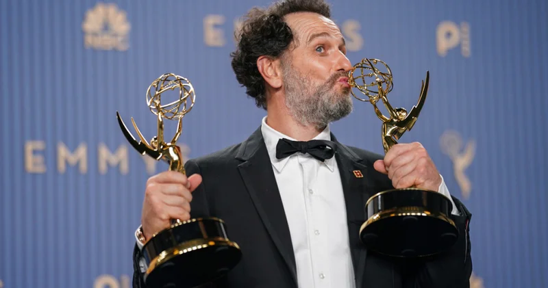 2026 Emmy Ödülleri sahiplerini buldu: Widow s Bay geceye damga vurdu, Matthew Rhys iki dalda birden ödül aldı