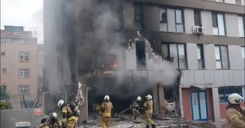Pendik te iş yeri yangını