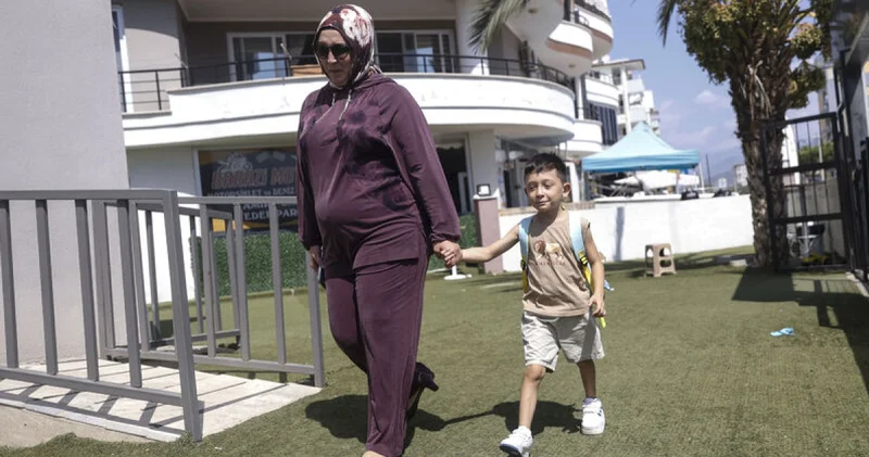 Kadavradan rahim nakli sayesinde dünyaya gelen Ömer Özkan eğitim hayatına ilk adımı attı Haberler
