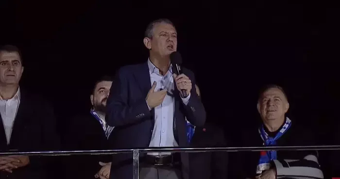CHP Genel Başkanı Özgür Özel, Sarıyer de konuşuyor: Türkiye de ciddi bir konut krizi var