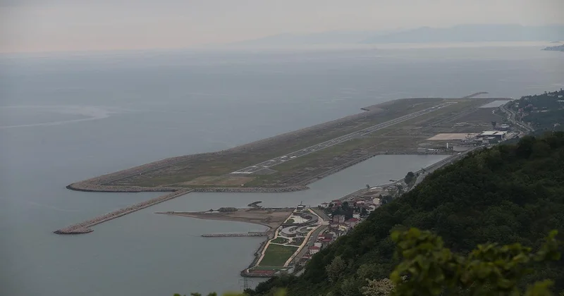 Deniz üzerine inşa edilecek üçüncü havalimanı için geri sayım başladı
