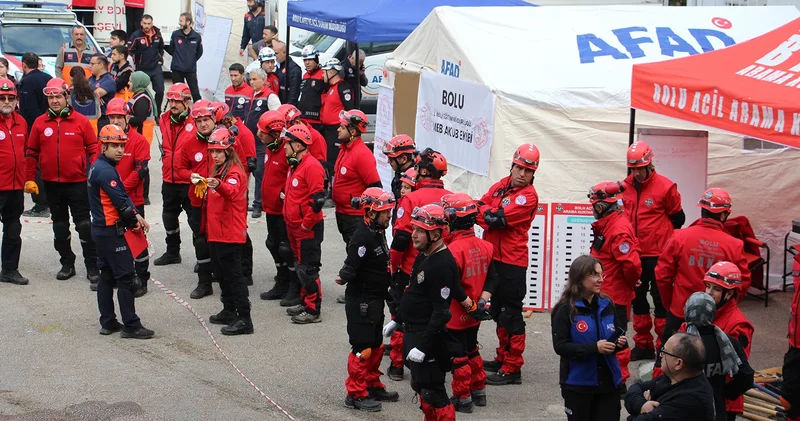Bolu da gerçeğini aratmayan deprem tatbikatı: 5,8 lik büyüklüğe göre gerçekleştirildi