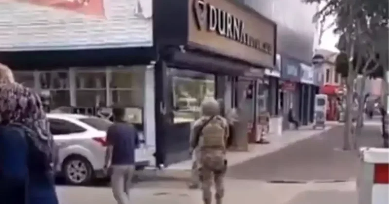 Adana da hareketli dakikalar! Ailesini rehin aldı, polis ve özel harekat sevk edildi