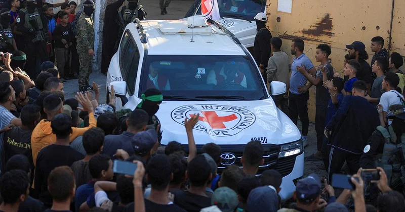 Hamas: Elimizdeki tüm canlı esirleri ve ulaşabildiğimiz cenazeleri teslim ettik