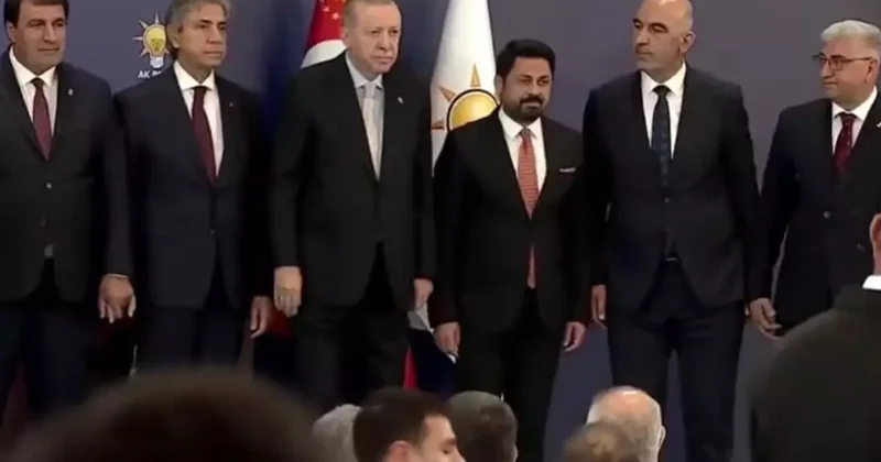 7 belediye başkanı AK Parti ye katıldı! Erdoğan rozetlerini bizzat taktı