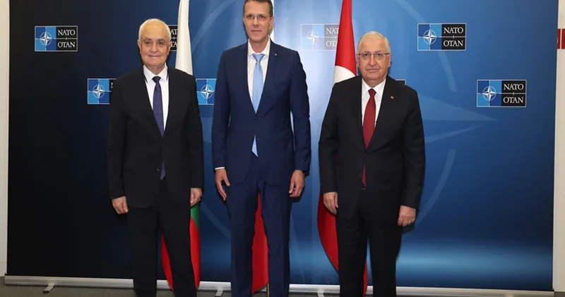 Milli Savunma Bakanı Güler, Romanya ve Bulgaristanlı mevkidaşlarıyla bir araya geldi