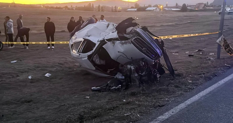 Afyon da feci kaza! 15 yaşındaki ehliyetsiz sürücü olay yerinde can verdi