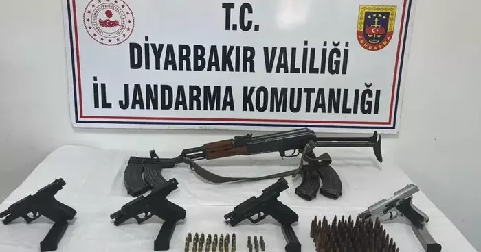 Diyarbakır da silah kaçakçılığı operasyonu