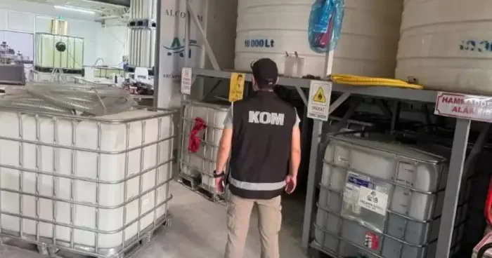 Antalya da kaçak alkol operasyonu: 14 bin 884 litre kaçak alkol ele geçirildi