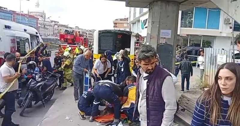 Motosiklet sürücüsüyle kavga eden halk otobüsü şoförü, durağa daldı: Ölü ve yaralılar var Sözcü Gazetesi