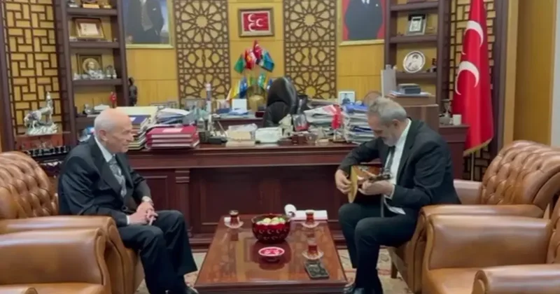 Yavuz Bingöl, Bahçeli nin makamında saz çalıp türkü söyledi