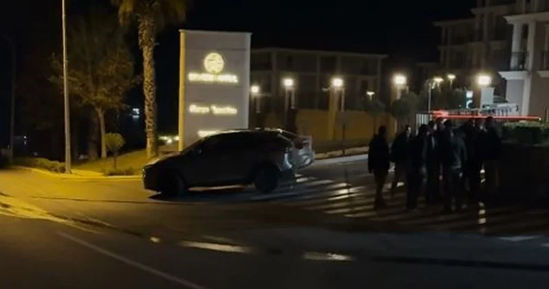 Beylikdüzü nde dehşet! İçinde 4 kişinin bulunduğu araca kurşun yağdırdılar