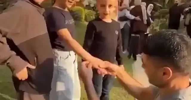 Filistinli tutsak 32 yıl sonra konuştu: Bu yaşta bir insanı ilk defa görüyorum VİDEO İZLE