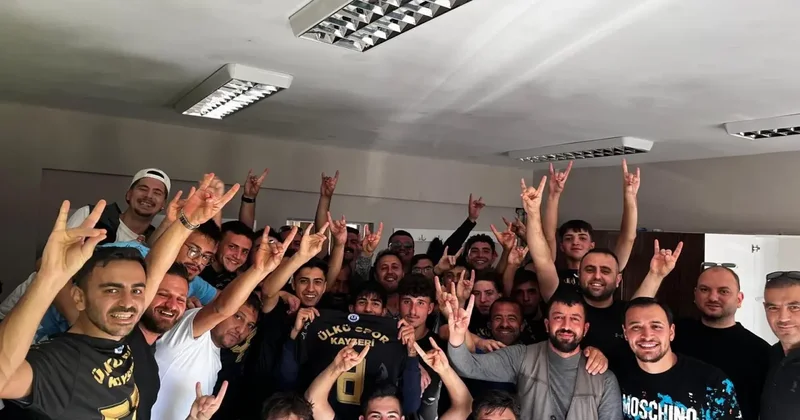 Soyunma odasında bozkurt yapan takım 4 maçta 22 gol attı