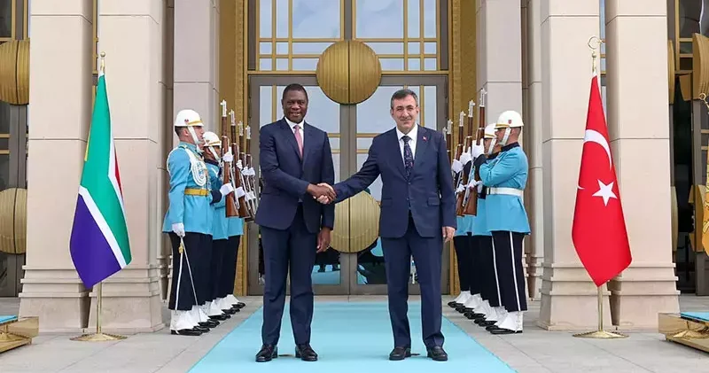 Cevdet Yılmaz: Güney Afrika ile 5 milyar dolar hedefimize kısa vadede ulaşmak istiyoruz