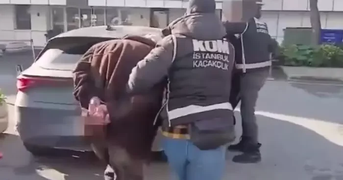 İstanbul ve Bursa da kaçak sigara operasyonu: Milyonlarca makaron ele geçirildi: 13 gözaltı