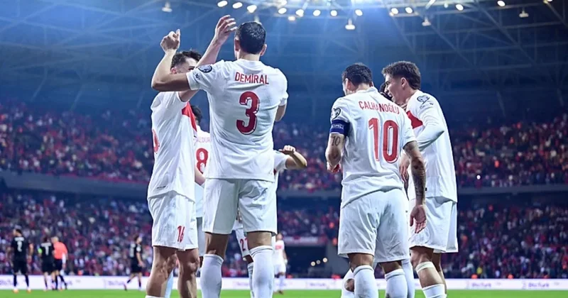 Milli futbolcu anlaşma sağladı! Takımdan ayrılmayacak...