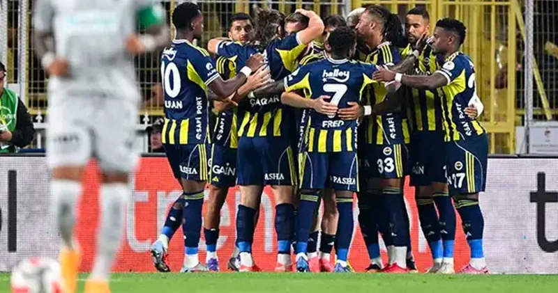 Fenerbahçe bir ismi daha sildi