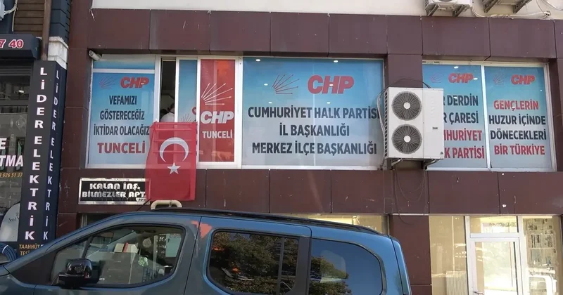 CHP li İl Başkanı kendini binaya kilitleyip eylem yaptı: Çözüm bulunmazsa çıkmayacağız