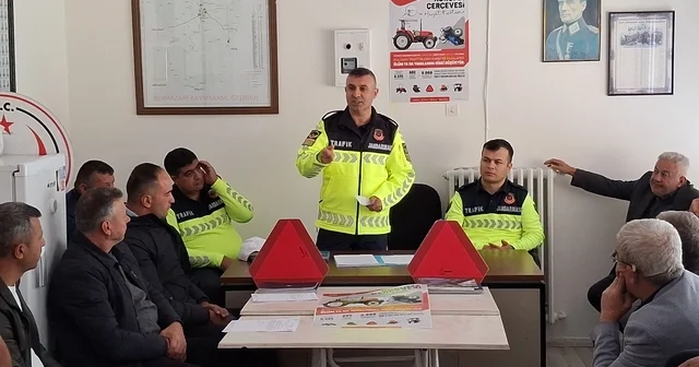Jandarma trafik timleri, Beypazarı da muhtarları bilgilendirdi Ankara Haberleri