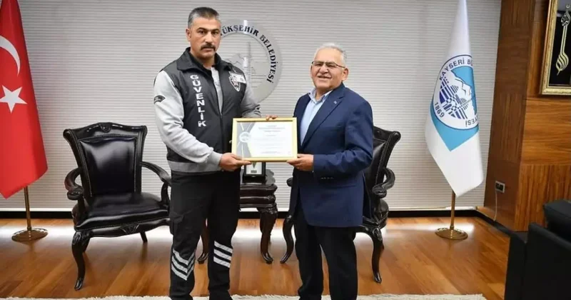 Genç kızı kurtaran güvenlik görevlisine ödül