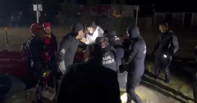 Sarıyer’de stüdyoda mahsur kalan Demet Özdemir botla kurtarıldı