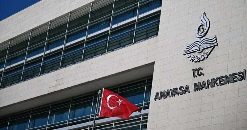 Son dakika haberler: Anayasa Mahkemesi, 26 siyasi parti hakkında suç duyurusunda bulunulmasına karar verdi Son dakika haberleri