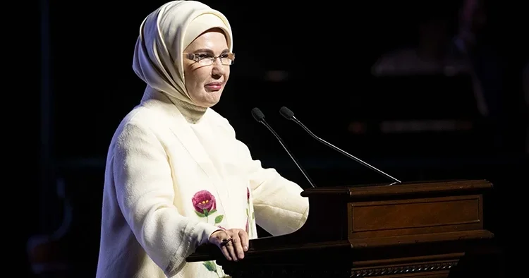 Emine Erdoğan, Türkiye Maarif Vakfı nın 10. kuruluş yıl dönümünü kutladı