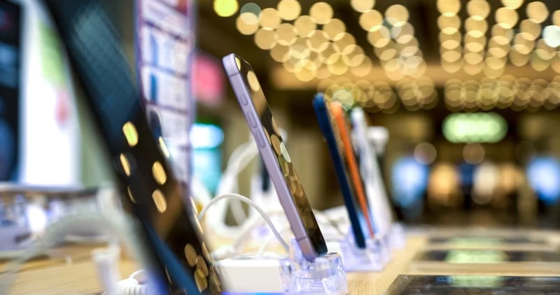 Akıllı telefon pazarında tarihi çöküş