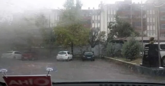 Tunceli de şiddetli yağış sürücülere zor anlar yaşattı Tunceli Haber Habertürk Yerel Haberler