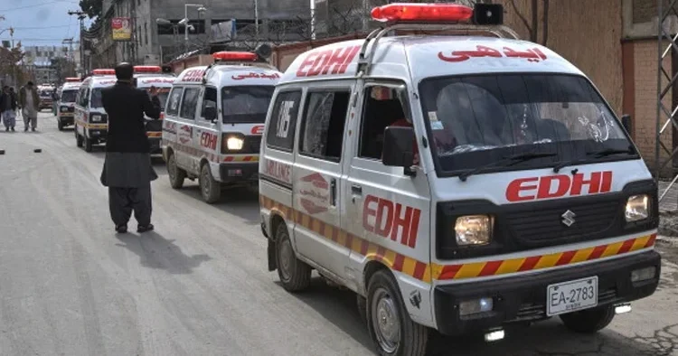 Pakistan da bir okulun çatısı çöktü: 17 kişi yaşamını yitirdi