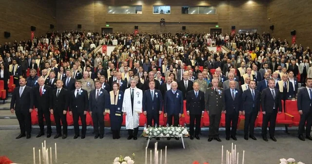 EBYÜ de 2026 2027 akademik yılı törenle başladı Erzincan Haberleri Habertürk Yerel Haberler