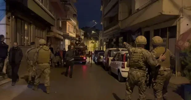 Bursa haberleri Bursa da rehine krizi! Mahalleye giriş çıkış kapatıldı... Özel harekat devreye girdi 15 Ekim 2026