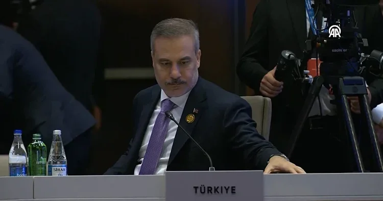 Dışişleri Bakanı Hakan Fidan dan İsrail Cumhurbaşkanı Herzog a tarihi tepki