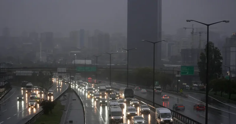 İstanbul da sabah saatlerinde trafik yoğunluğu yaşanıyor