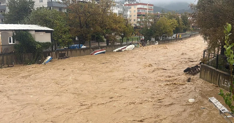 Yalova Valiliği, aşırı yağış nedeniyle yarın tüm okullarda eğitime 1 gün ara verdi