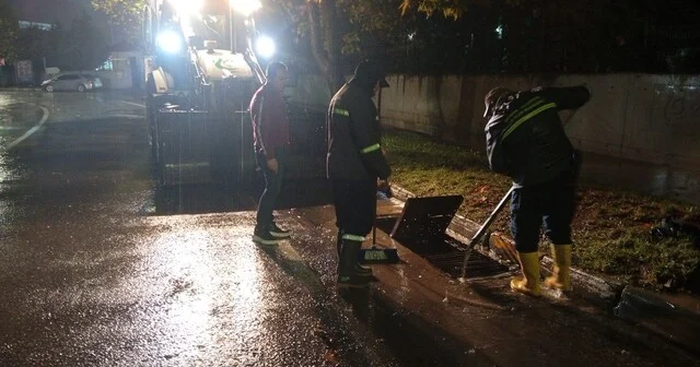 Çayırova da sağanağa karşı ekipler gece boyunca çalıştı Kocaeli Haberleri Habertürk Yerel Haberler