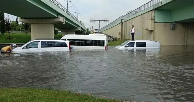 İstanbul sular altında kaldı: Aracınız suya gömüldüyse bu hamleyi yaptığınız an perte çıkıyor Sözcü Gazetesi